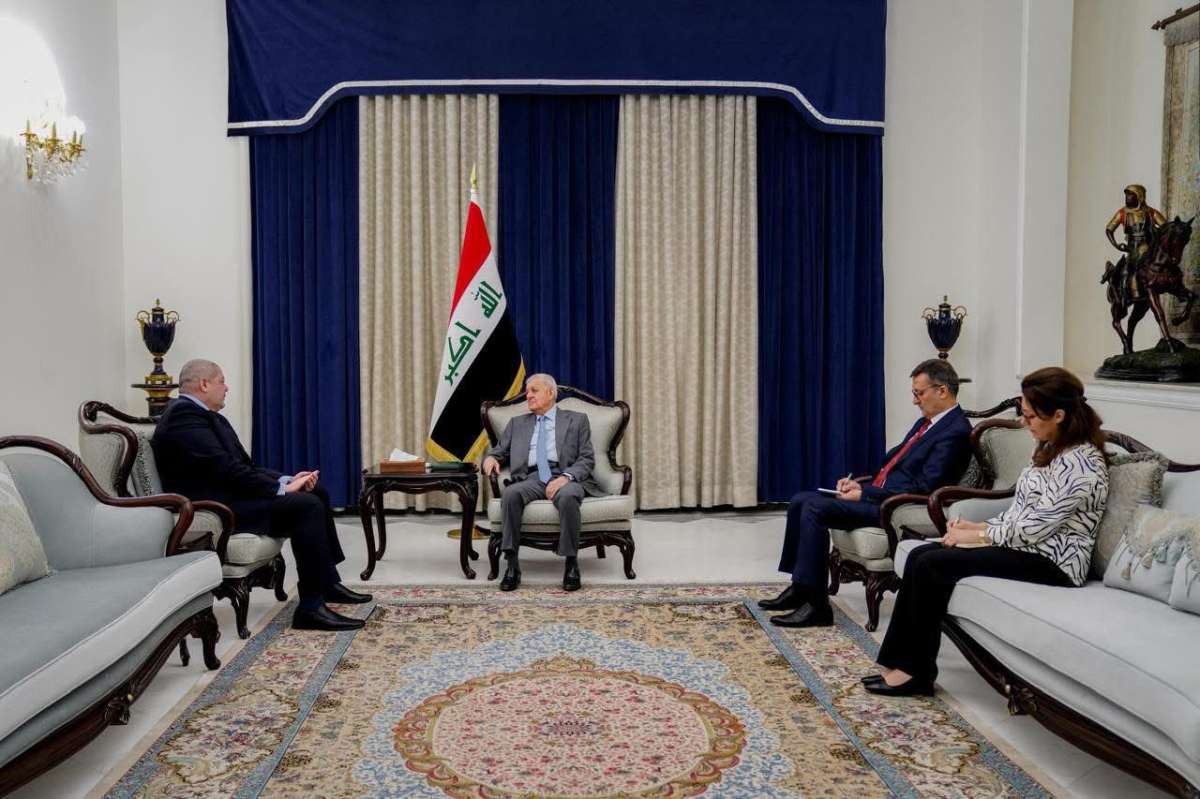 Egyptian ambassador meets Iraqi president to discuss regional issues