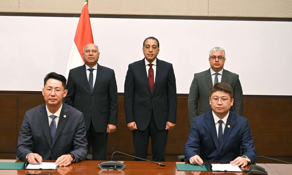Egypt and China’s Sunrev Solar ink $200 million deal for integrated solar manufacturing complex