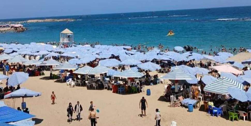 Alexandria beaches see huge summer crowds amid warm weather