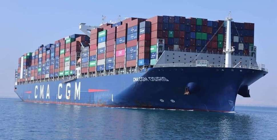 Giant container ships gradually returning to the Suez Canal