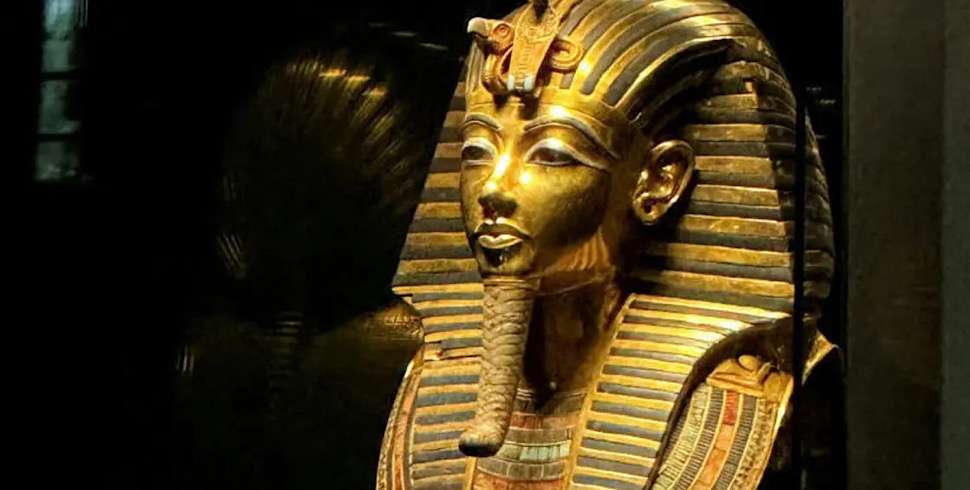  The Golden Mask of Pharaoh King Tutankhamun