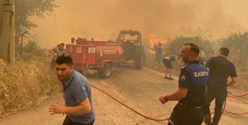50,000 evacuated as Turkey wildfires rage