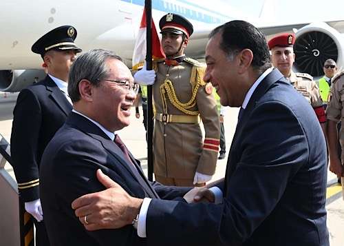 Chinese PM arrives in Cairo for official visit