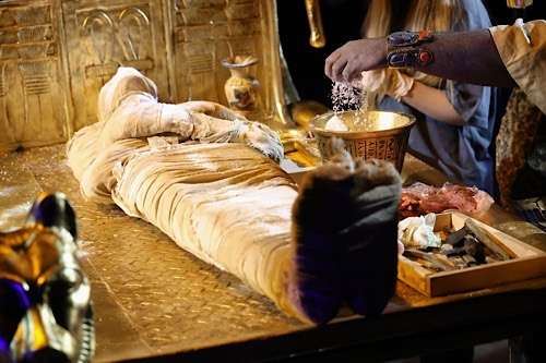 Egypt stages first live interactive mummification ritual