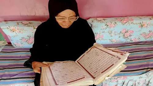 Egyptian grandmother learns to read at 76 to fulfil lifelong dream