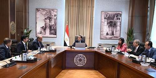 Egypt’s PM meets Siemens executives to bolster energy cooperation