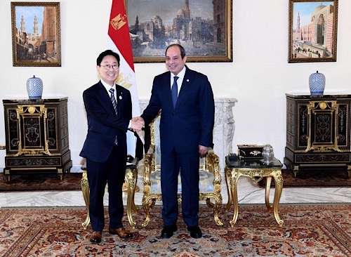 President Sisi welcomes S. Korean envoy, pledges stronger bilateral cooperation